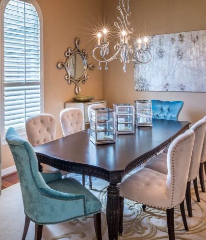 How to decorate a big dining room