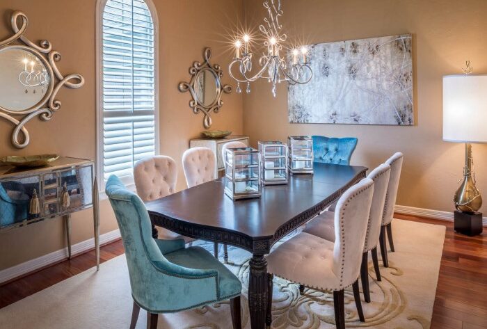 How to decorate a big dining room