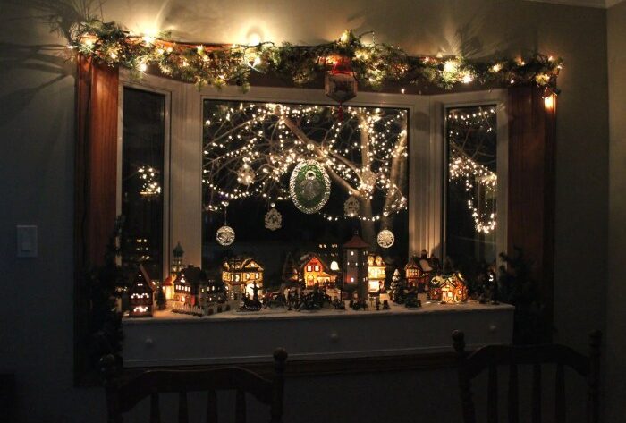 How to decorate bay window for christmas